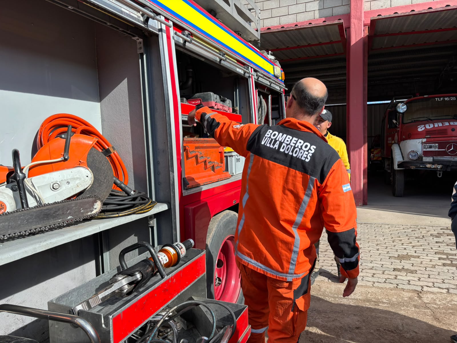 Bomberos voluntarios.